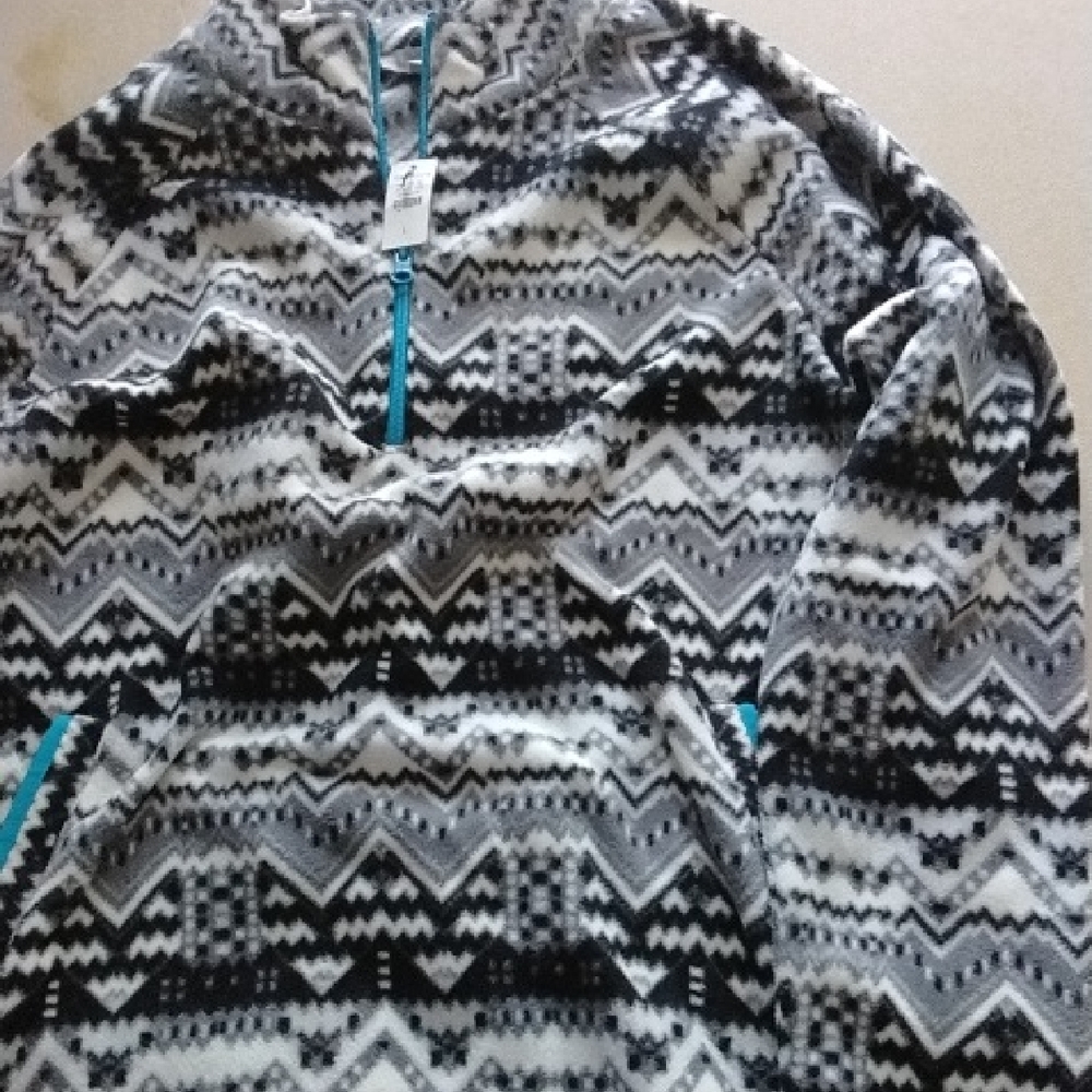 Womans L Talbots Gray and Black Geometric Pullover With Pockets Warm